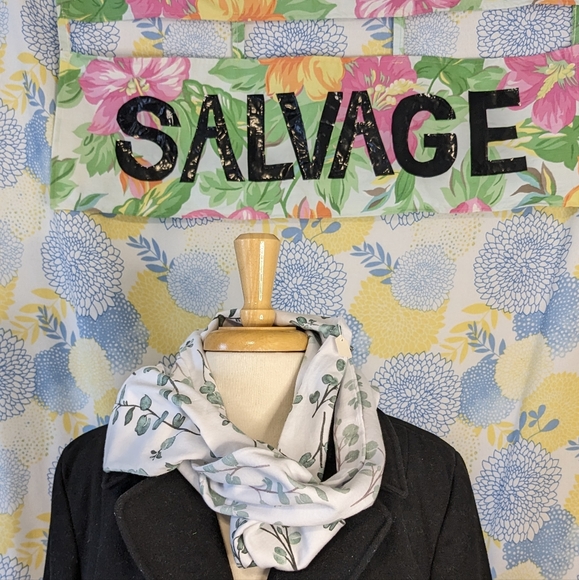 Organic cotton infinity scarf-eucalyptus leaves - Picture 1 of 3